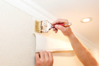 Pose de papier peint à Autrèche — revêtements muraux et toiles de verre